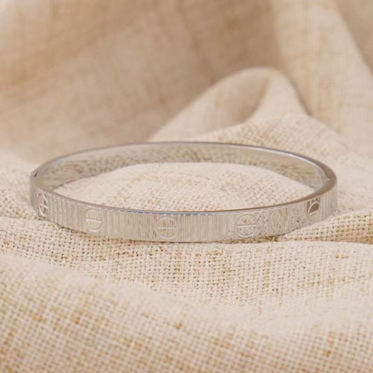 Love Unlimited Bangle